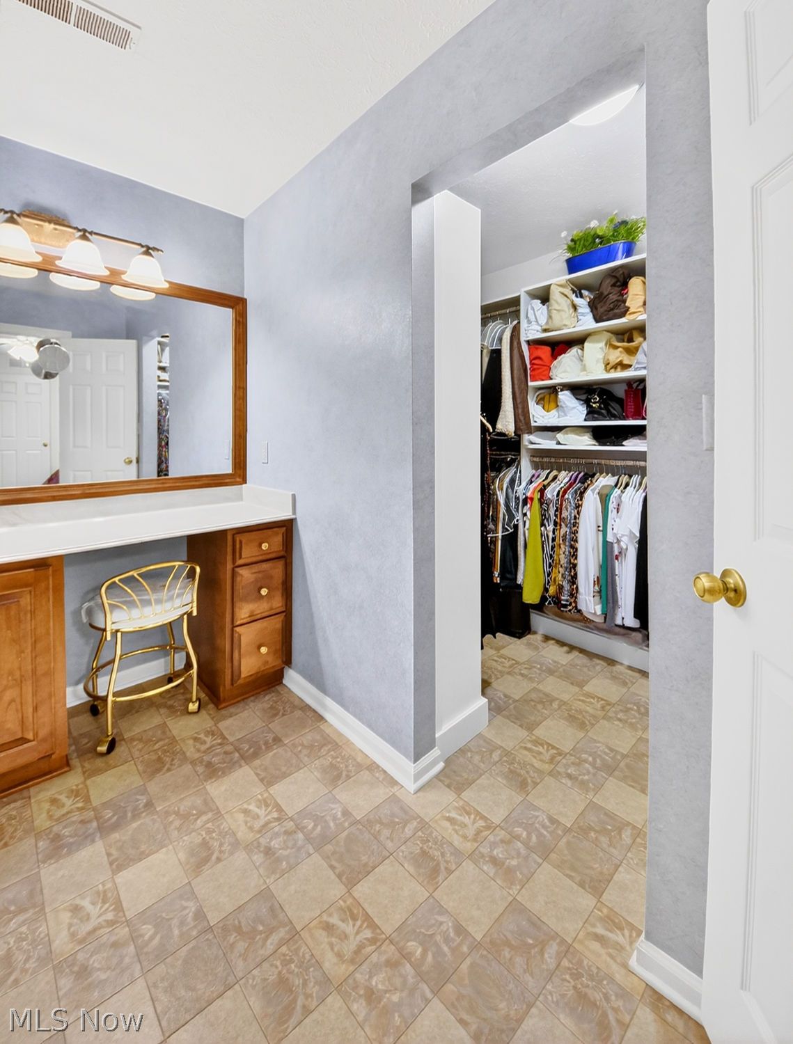 887 Wellsley Lane Akron OH 44313