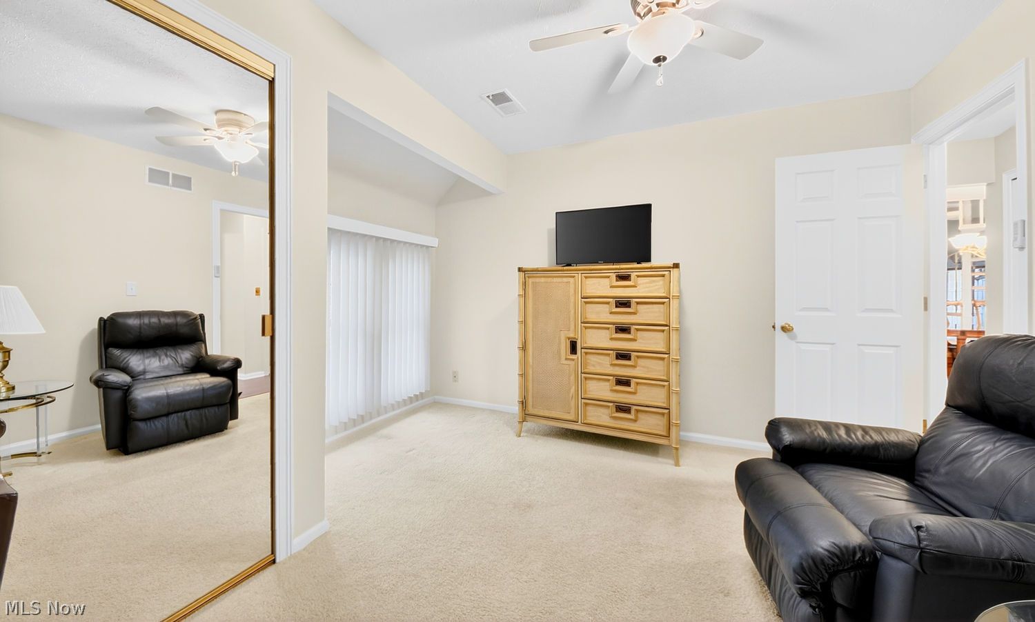 887 Wellsley Lane Akron OH 44313
