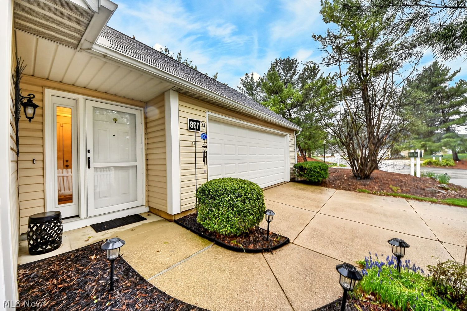 887 Wellsley Lane Akron OH 44313
