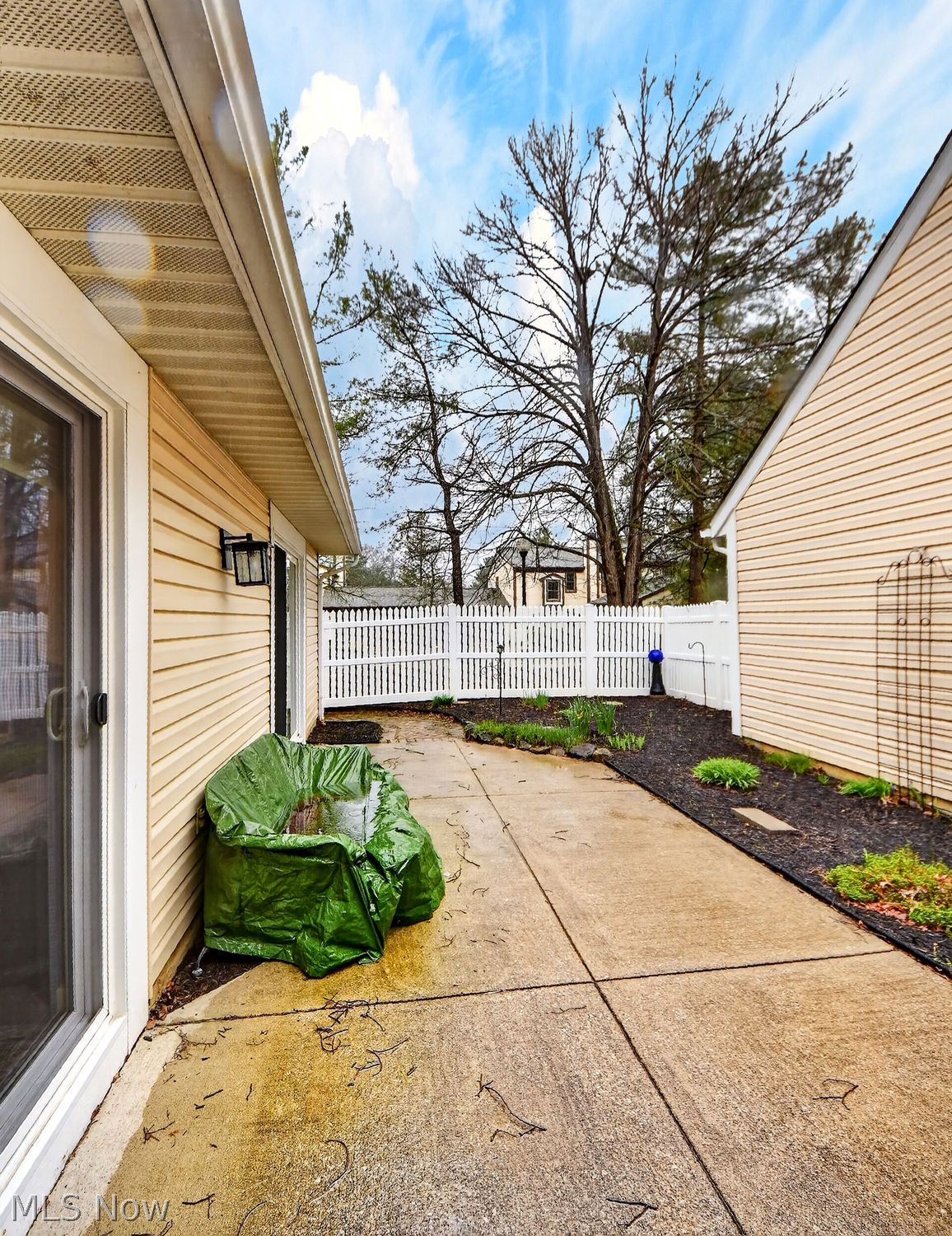 887 Wellsley Lane Akron OH 44313