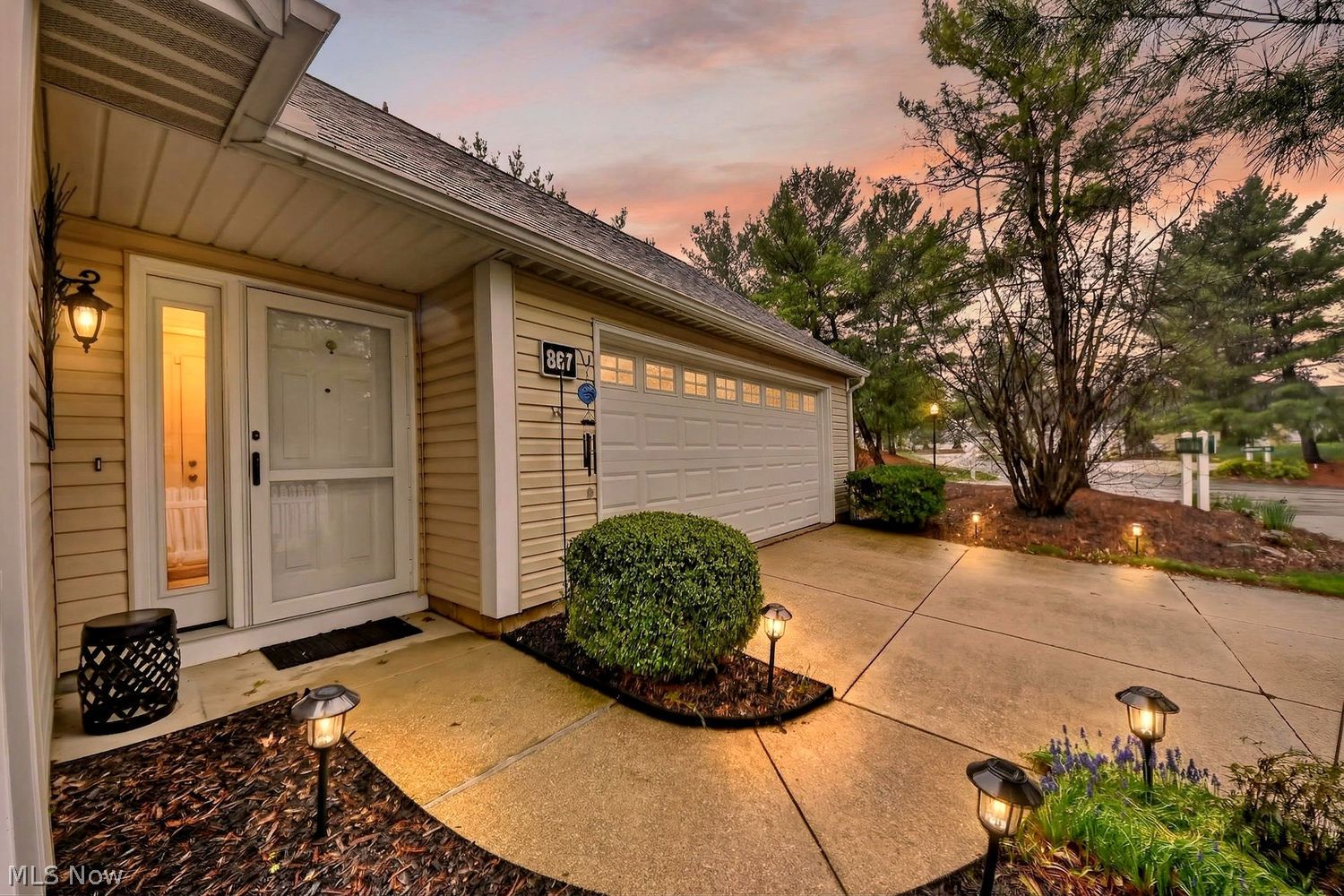 887 Wellsley Lane Akron OH 44313