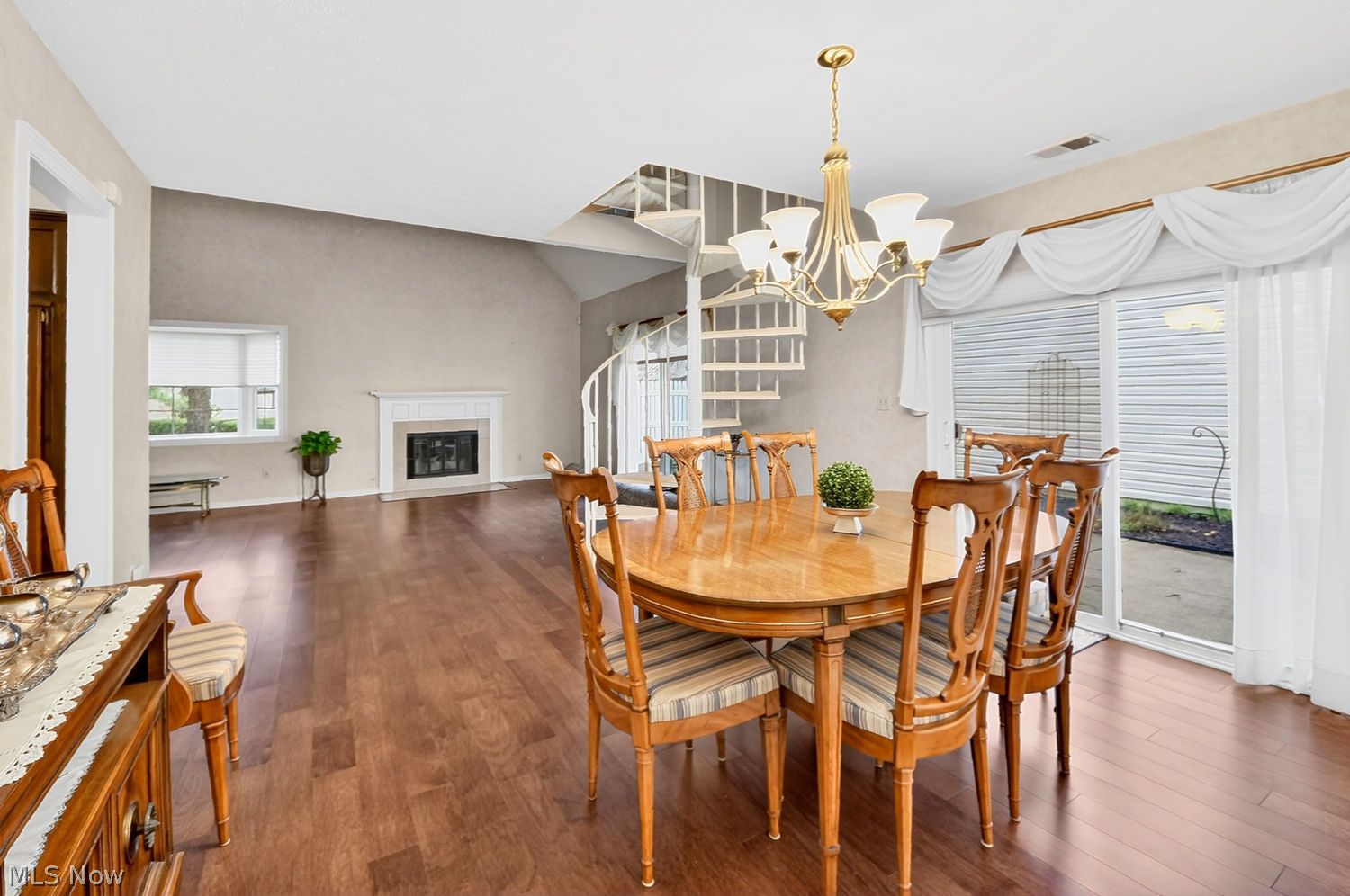 887 Wellsley Lane Akron OH 44313