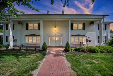 7 Meadowlawn Drive Mentor OH 44060