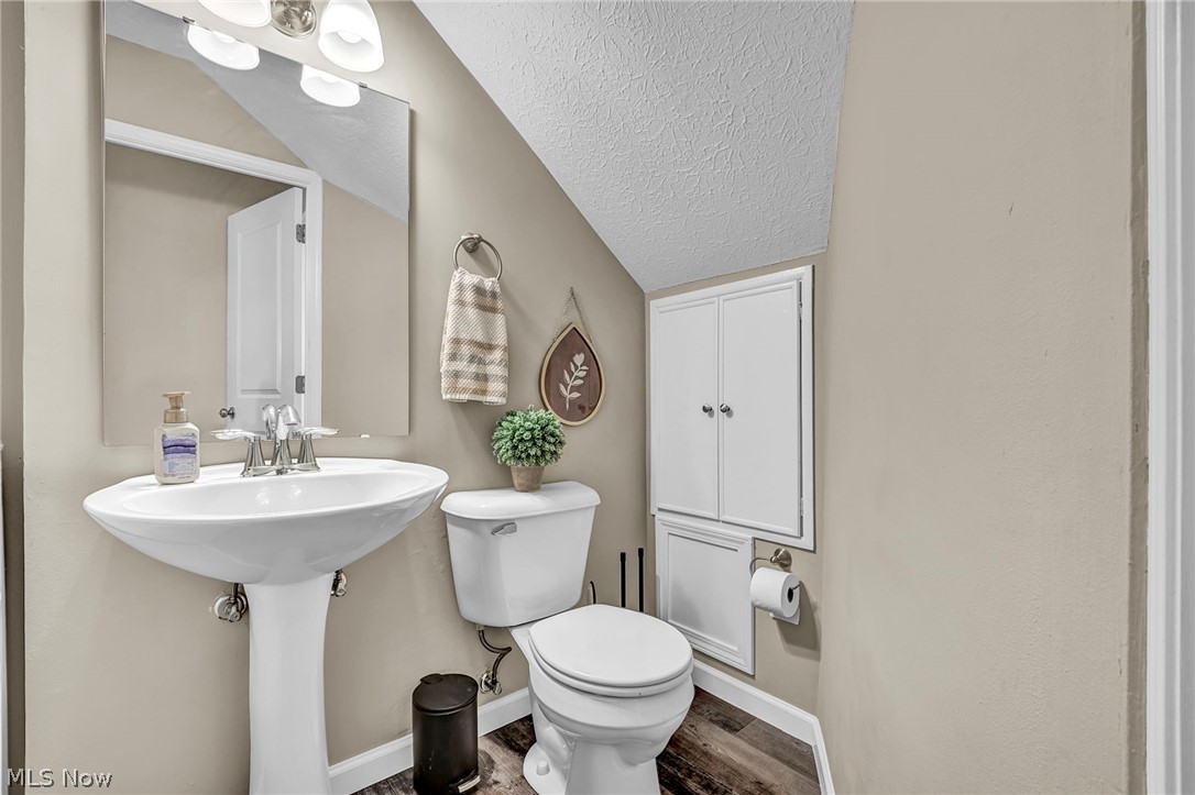 7 Meadowlawn Drive Mentor OH 44060