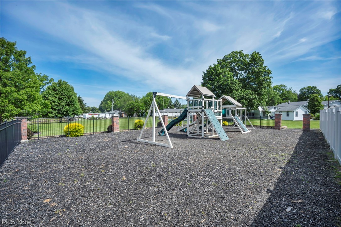 7 Meadowlawn Drive Mentor OH 44060