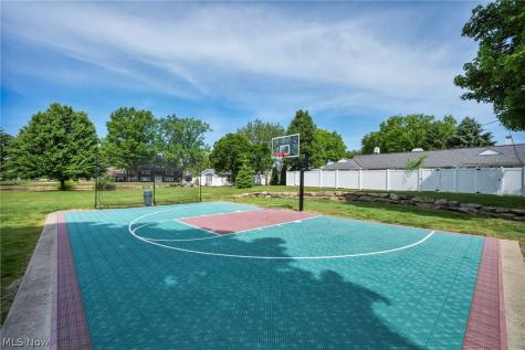 7 Meadowlawn Drive Mentor OH 44060