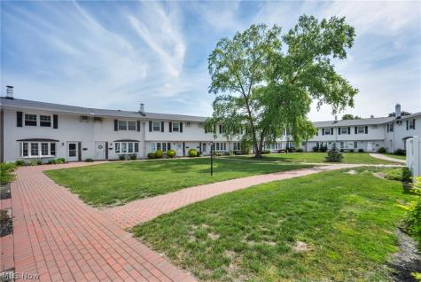7 Meadowlawn Drive Mentor OH 44060