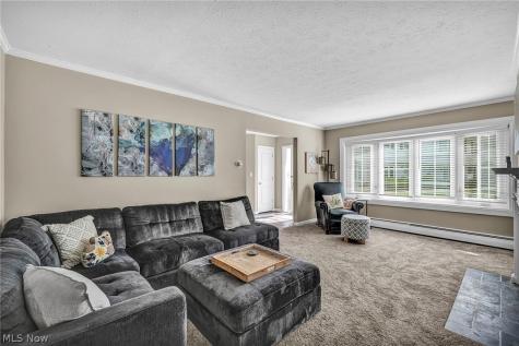 7 Meadowlawn Drive Mentor OH 44060