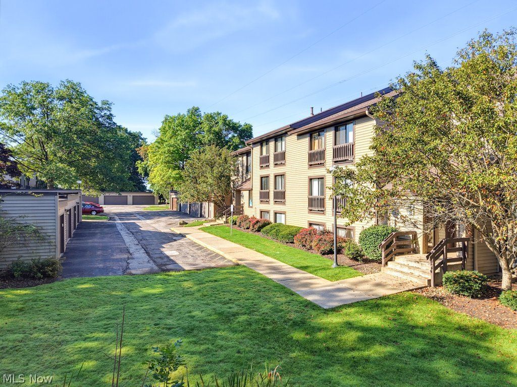 1145 Canyon View Road Sagamore Hills OH 44067