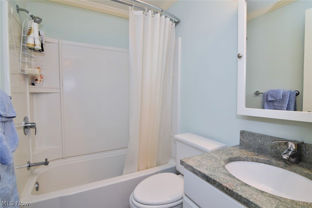 5009 Nob Hill Drive Chagrin Falls OH 44022