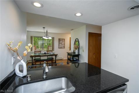 2153 Pinebrook Trail Cuyahoga Falls OH 44223