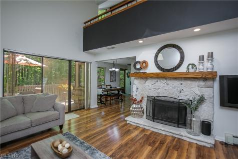 2153 Pinebrook Trail Cuyahoga Falls OH 44223