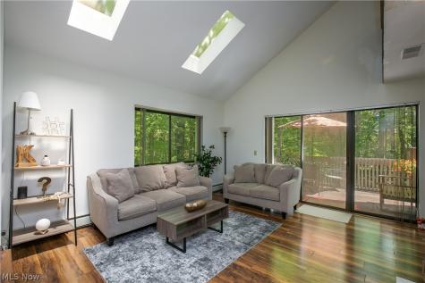 2153 Pinebrook Trail Cuyahoga Falls OH 44223