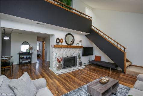2153 Pinebrook Trail Cuyahoga Falls OH 44223