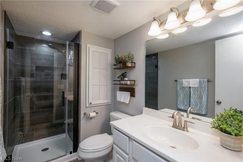 2153 Pinebrook Trail Cuyahoga Falls OH 44223