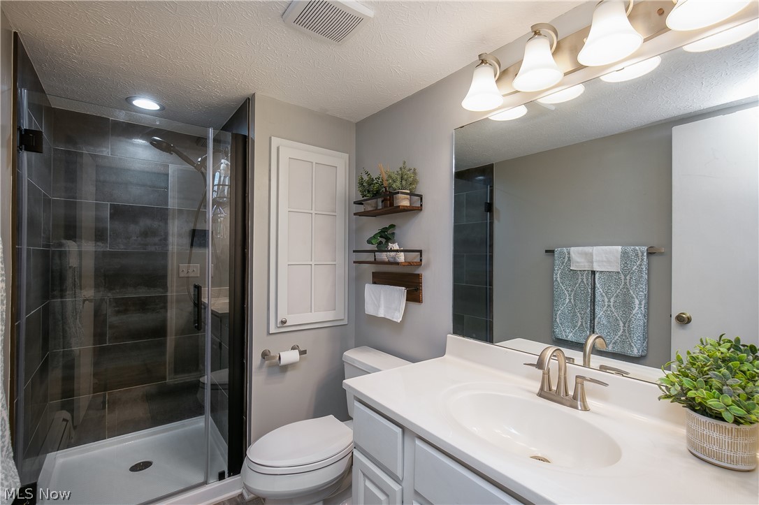 2153 Pinebrook Trail Cuyahoga Falls OH 44223