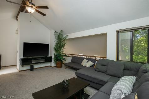 2153 Pinebrook Trail Cuyahoga Falls OH 44223