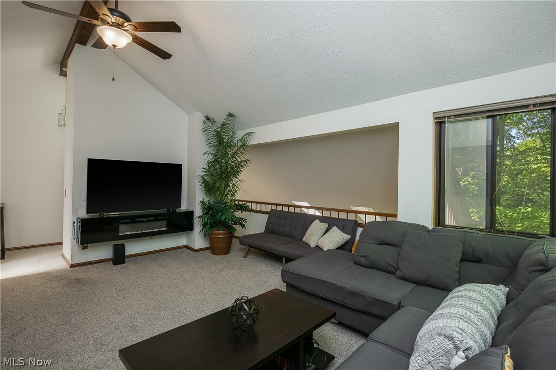 2153 Pinebrook Trail Cuyahoga Falls OH 44223