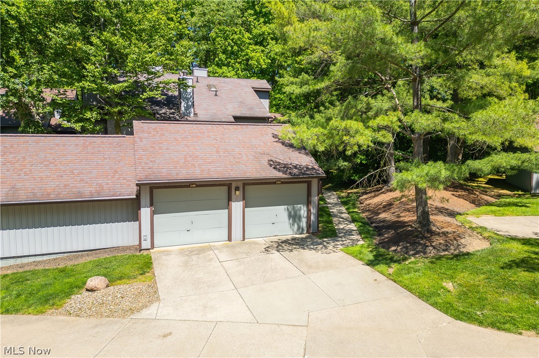2153 Pinebrook Trail Cuyahoga Falls OH 44223