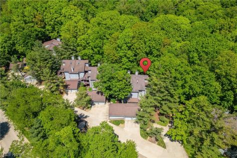 2153 Pinebrook Trail Cuyahoga Falls OH 44223