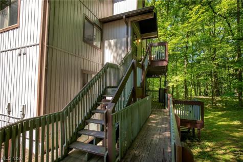 2153 Pinebrook Trail Cuyahoga Falls OH 44223