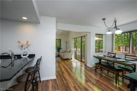 2153 Pinebrook Trail Cuyahoga Falls OH 44223
