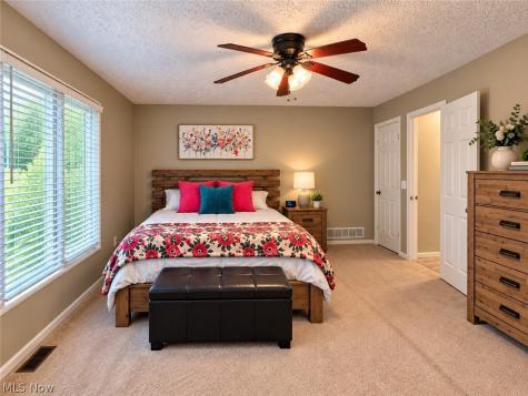 3168 Pondview Drive Ravenna OH 44266