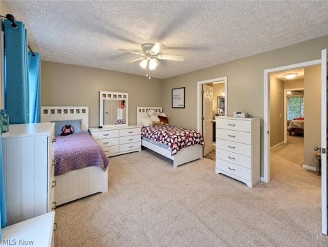 3168 Pondview Drive Ravenna OH 44266
