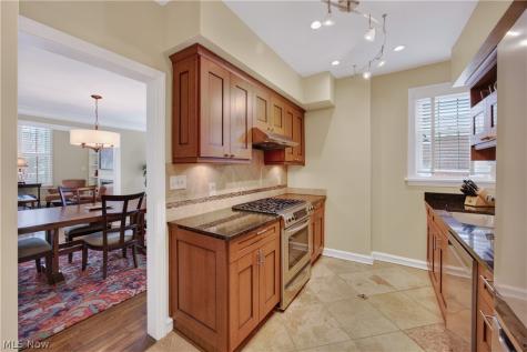 2808 Van Aken Boulevard Cleveland OH 44120
