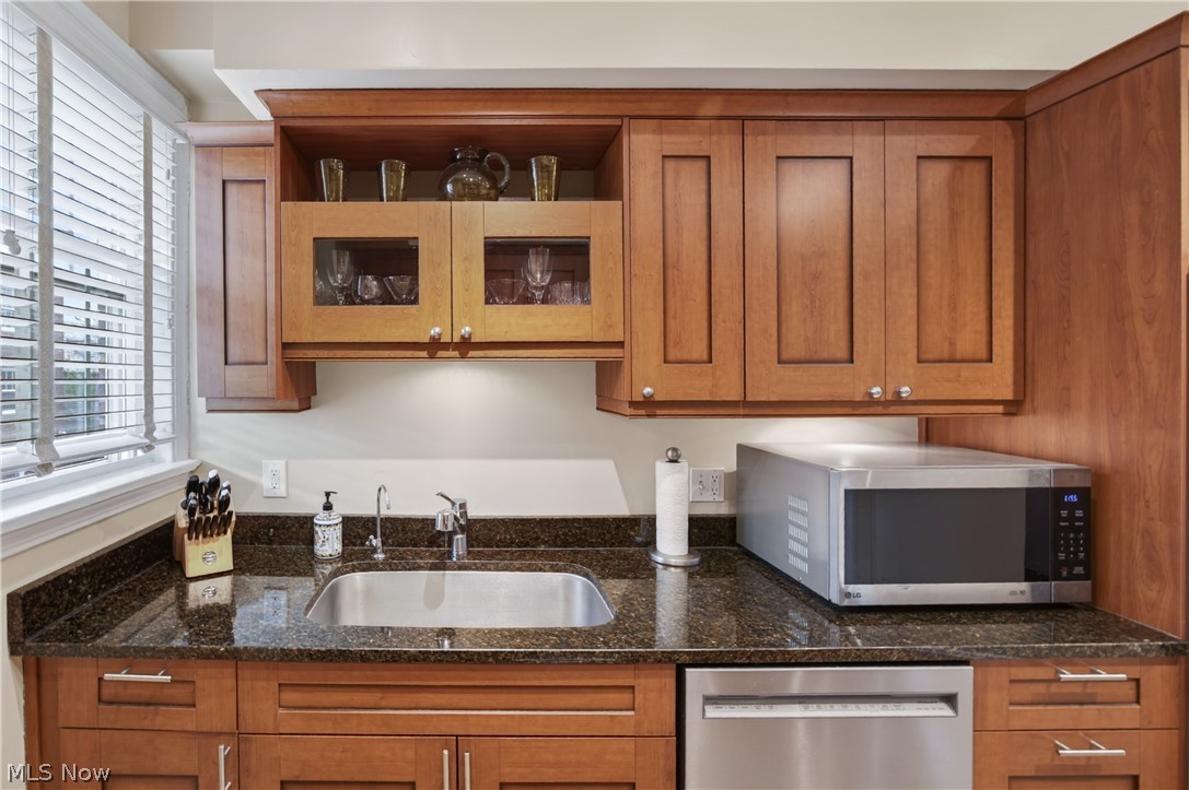 2808 Van Aken Boulevard Cleveland OH 44120