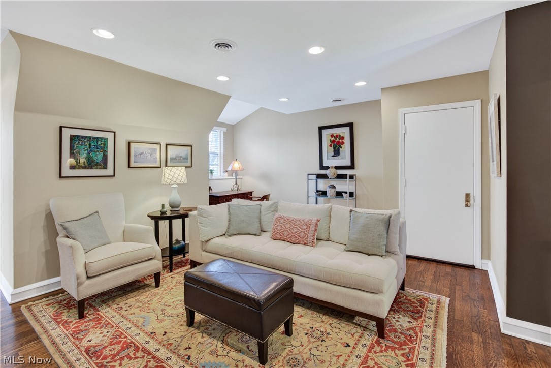 2808 Van Aken Boulevard Cleveland OH 44120