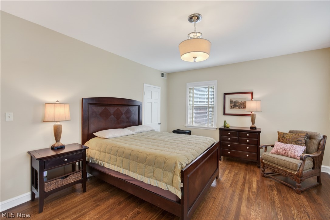 2808 Van Aken Boulevard Cleveland OH 44120