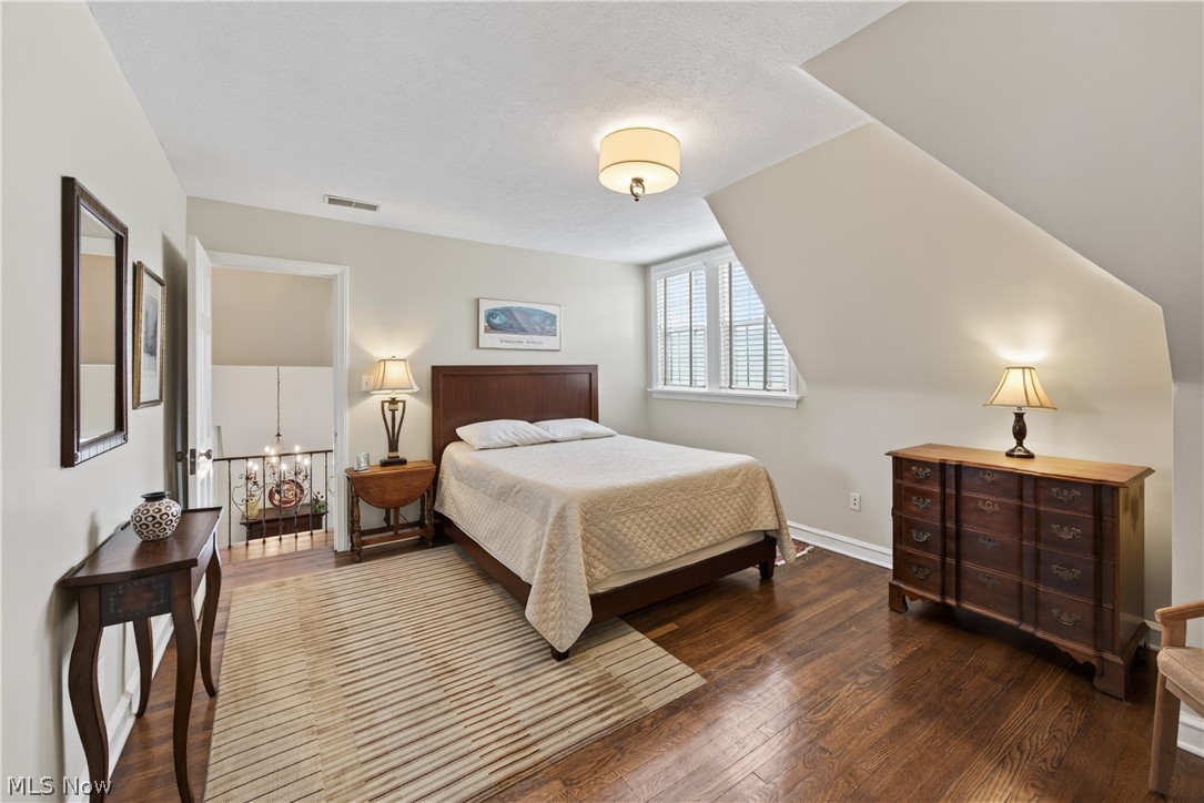 2808 Van Aken Boulevard Cleveland OH 44120