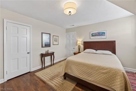 2808 Van Aken Boulevard Cleveland OH 44120
