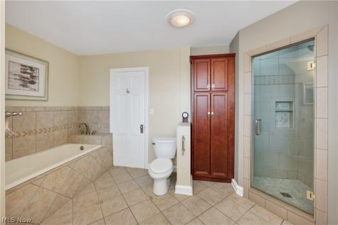 2808 Van Aken Boulevard Cleveland OH 44120
