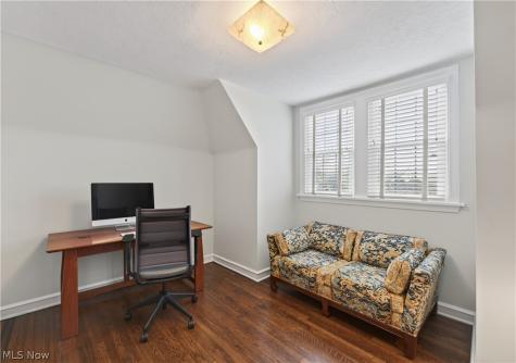 2808 Van Aken Boulevard Cleveland OH 44120