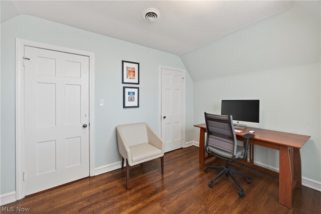 2808 Van Aken Boulevard Cleveland OH 44120