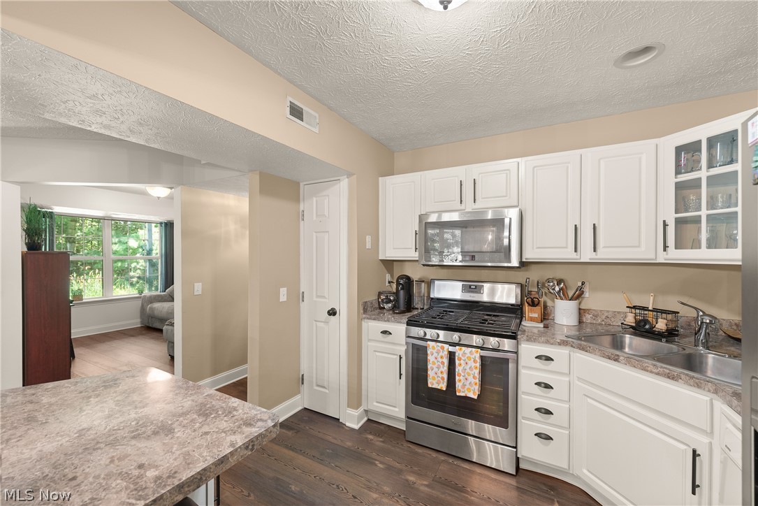 5300 Heatherfield Circle Parma OH 44134