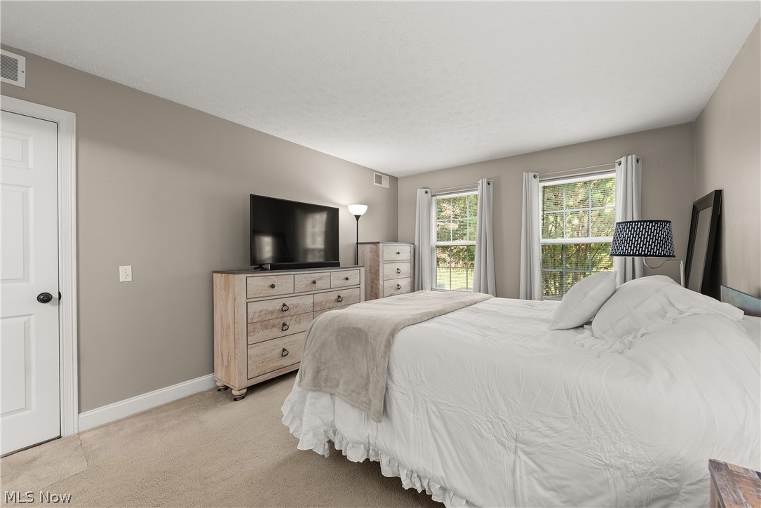 5300 Heatherfield Circle Parma OH 44134