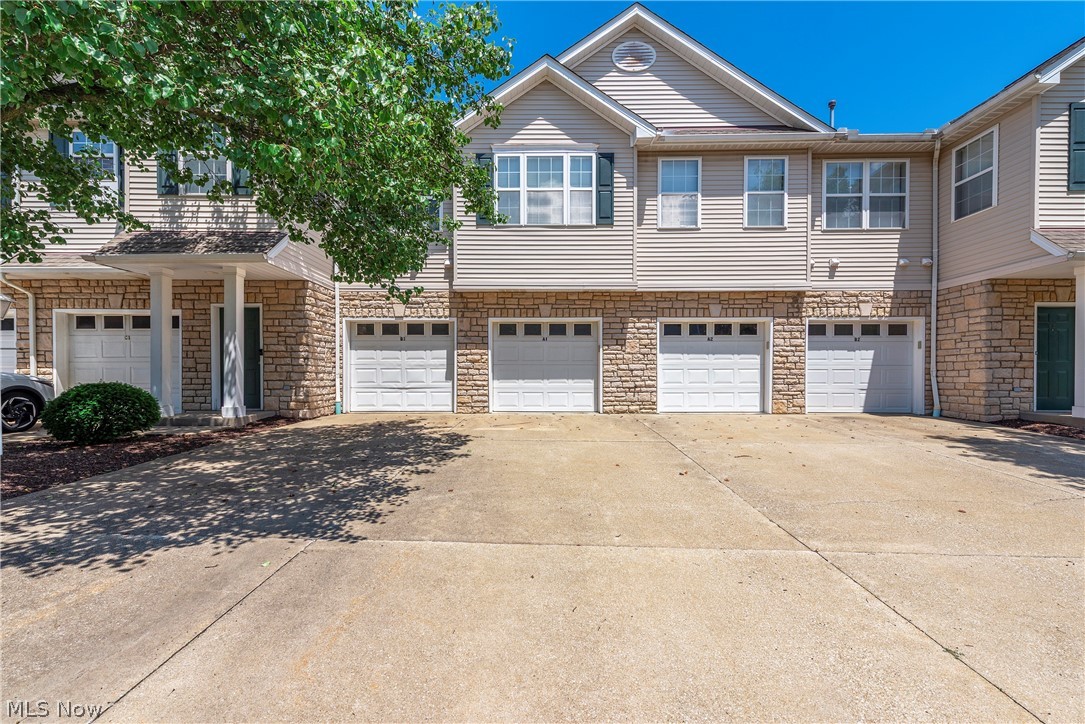 5300 Heatherfield Circle Parma OH 44134