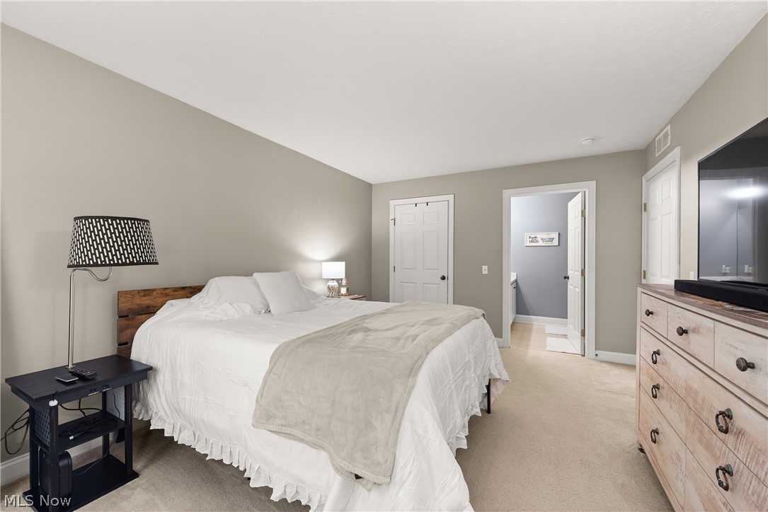 5300 Heatherfield Circle Parma OH 44134