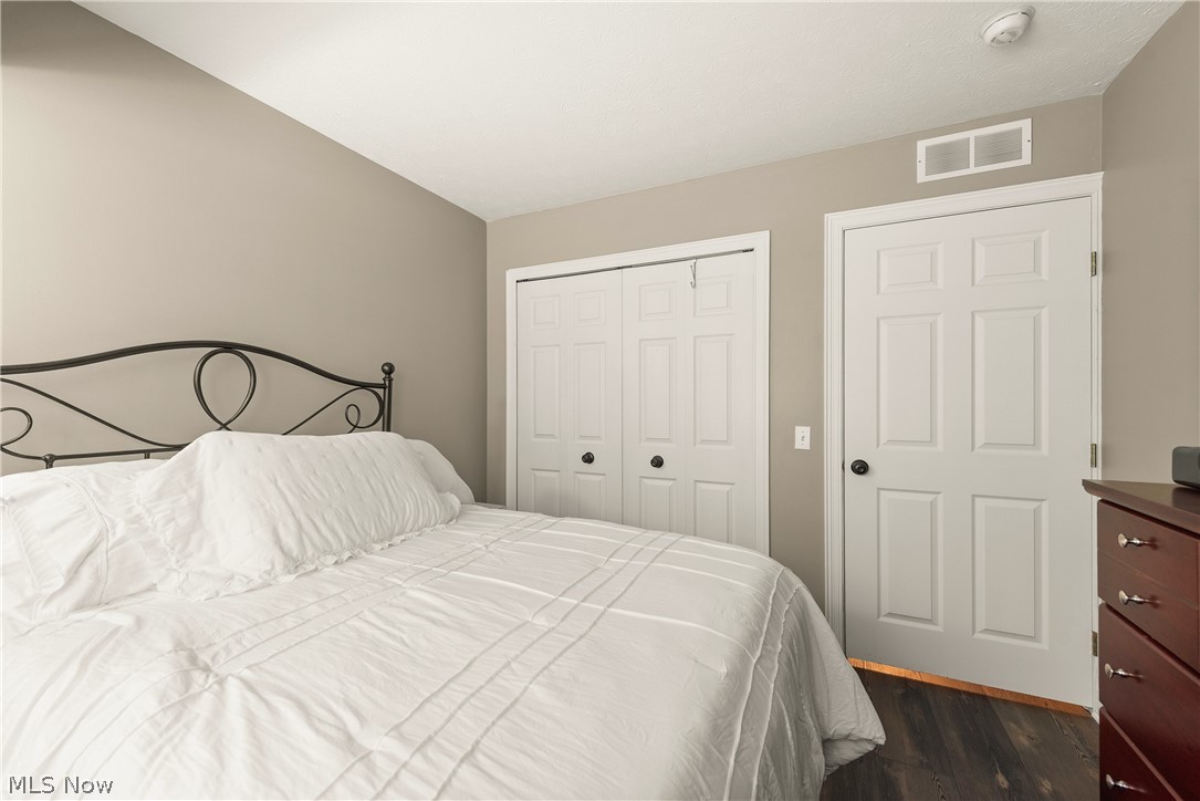 5300 Heatherfield Circle Parma OH 44134