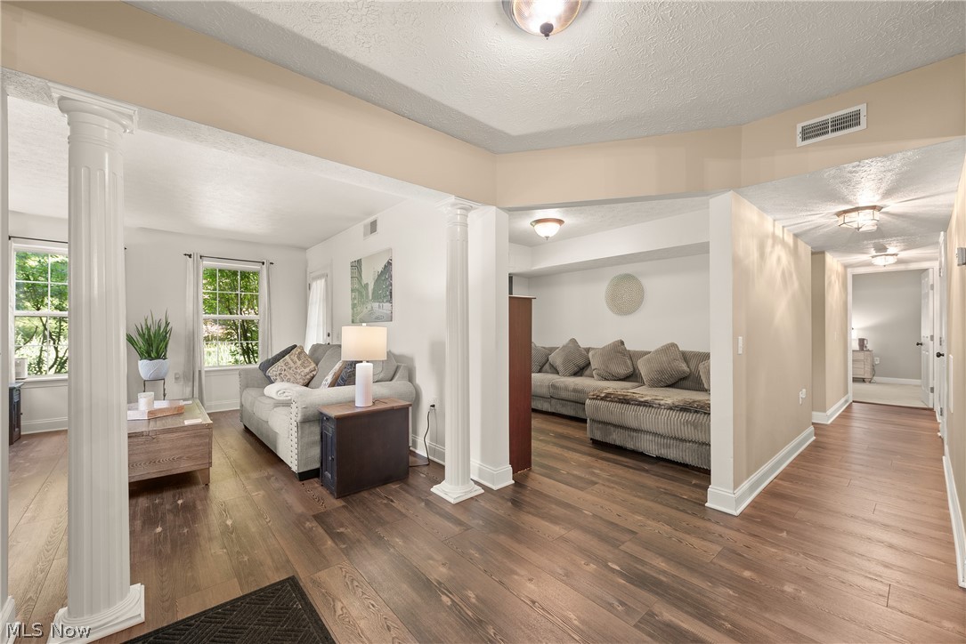 5300 Heatherfield Circle Parma OH 44134