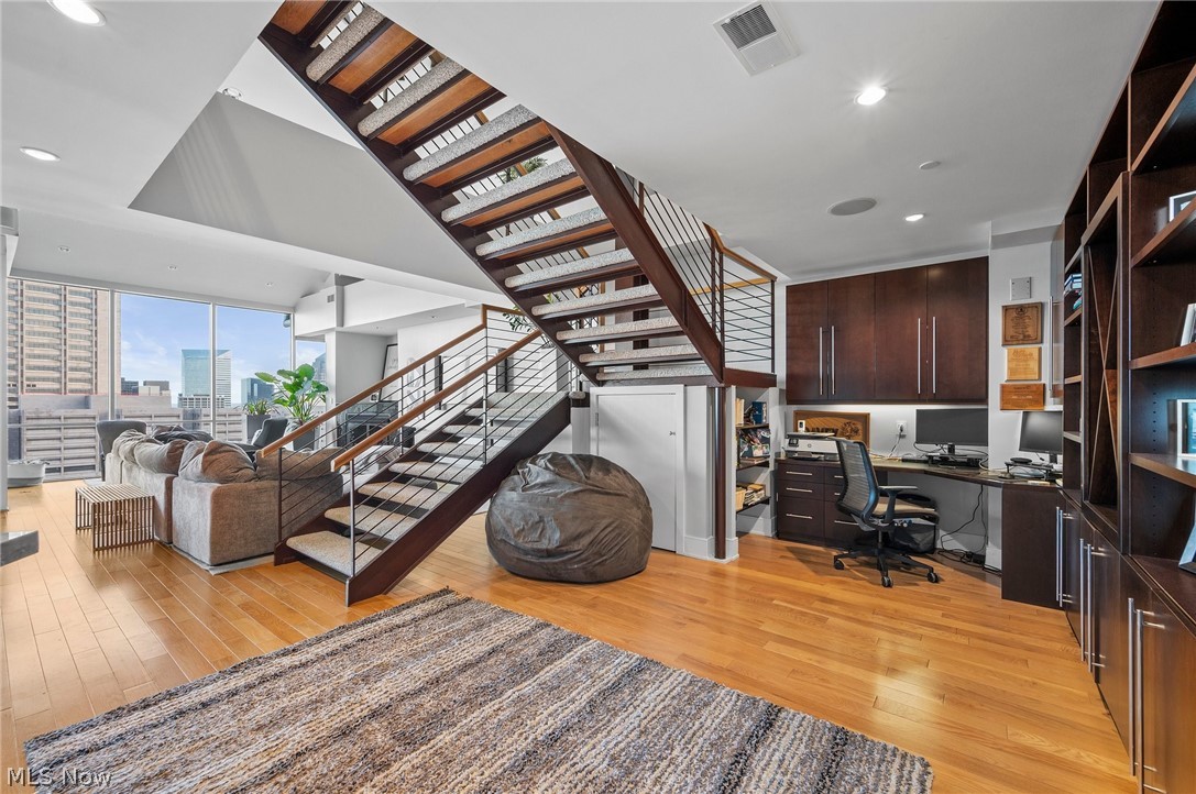 701 W Lakeside Avenue Cleveland OH 44113