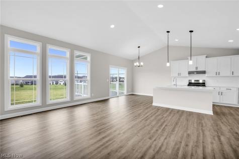 506 Meadow Trail SW Hartville OH 44632