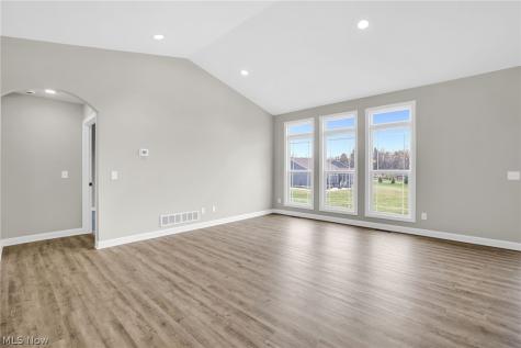 506 Meadow Trail SW Hartville OH 44632