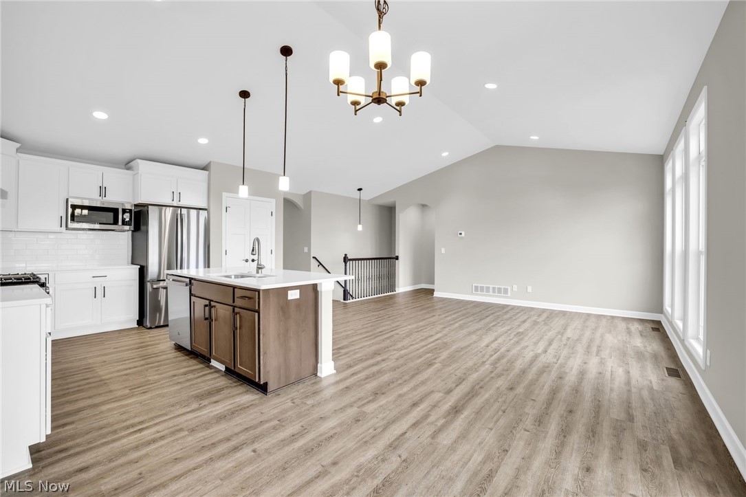 506 Meadow Trail SW Hartville OH 44632