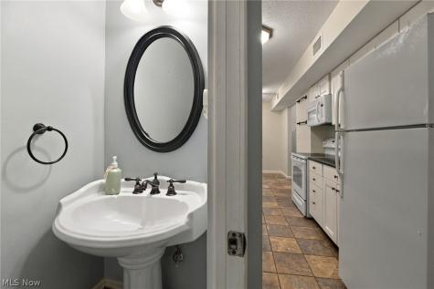 1910 King James Parkway Westlake OH 44145