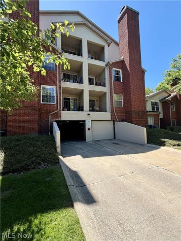 180 Fox Hollow Drive Mayfield Heights OH 44124
