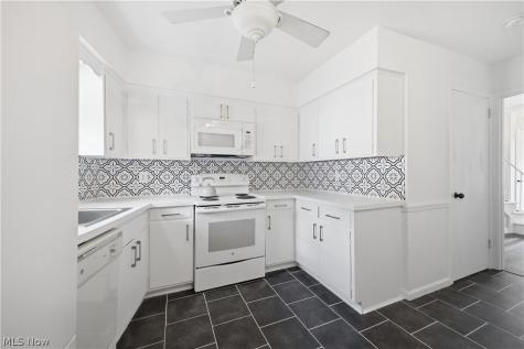 7 Meadowlawn Drive Mentor OH 44060